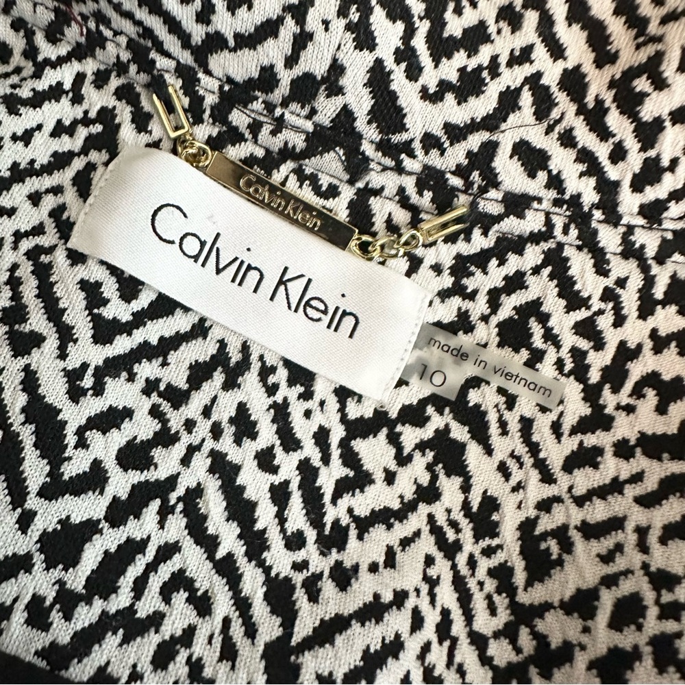 *CALVIN KLEIN* Women's Intarsia Knit Ruffled Open Cardigan - Picture 4 of 6